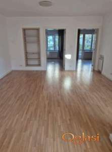 Izdavanje stanova Dorćol-Cetvorosoban polunamesten stan